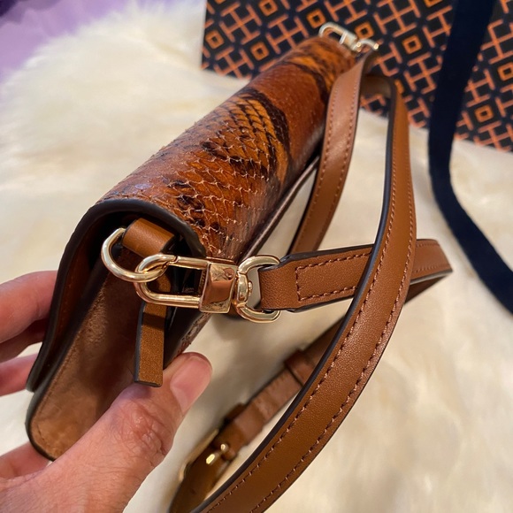 Tory Burch Thea embossed exotic flat wallet crossbody - Picture 9 of 12